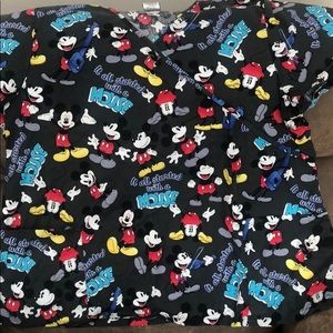 Disney size 3x scrub top. Mickey Mouse. EUC.